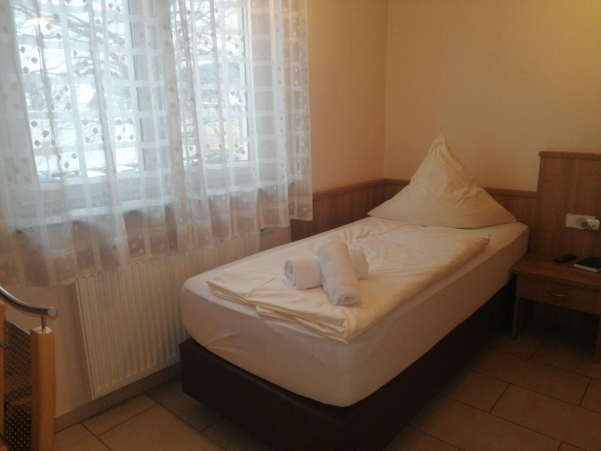 Hotel-Restaurant Zum Baeumle Suessen ภายนอก รูปภาพ