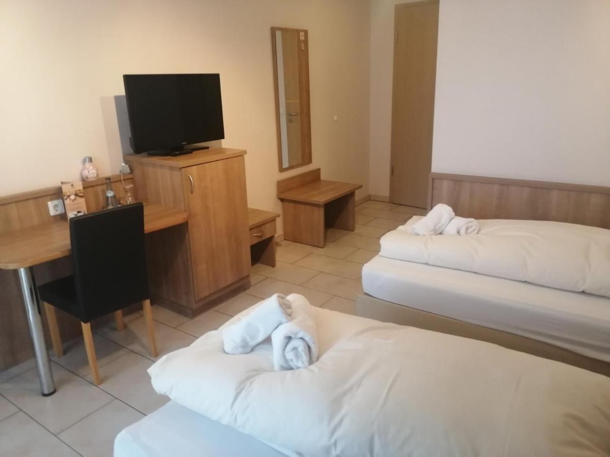 Hotel-Restaurant Zum Baeumle Suessen ภายนอก รูปภาพ